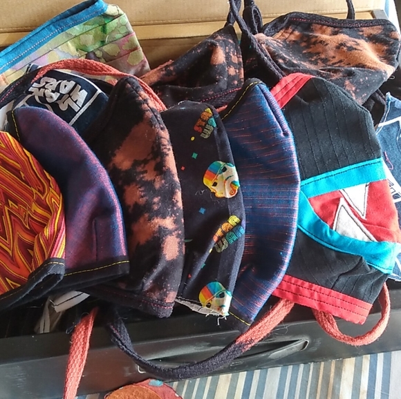 MASK - Picture 7 of 7